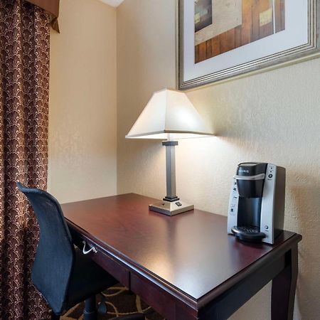 Отель Best Western Plus Eau Claire Conference Center Экстерьер фото