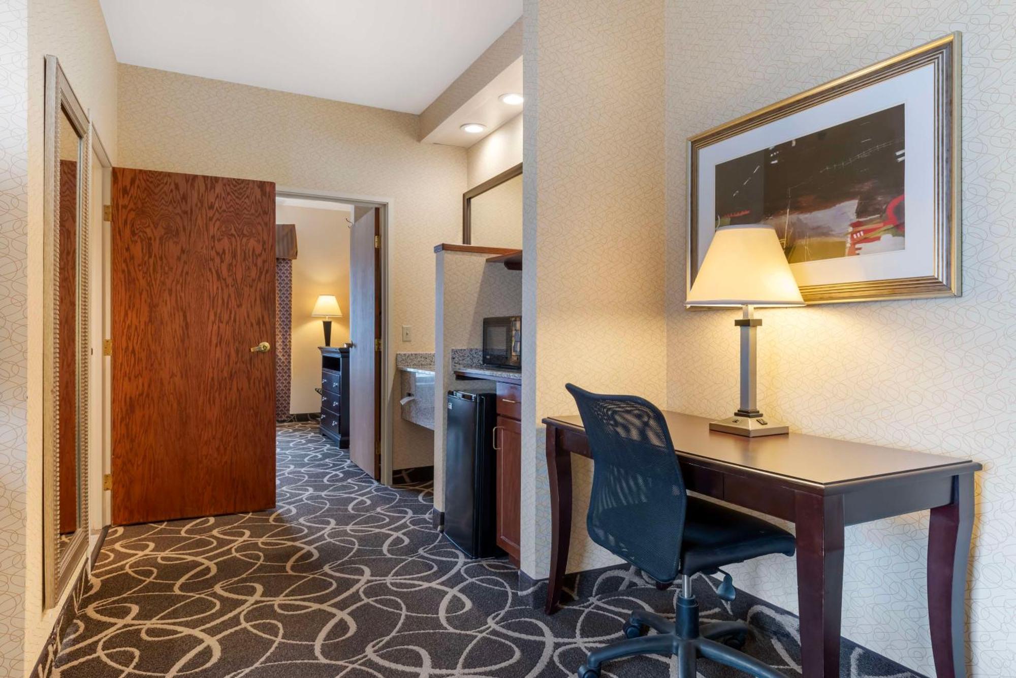 Отель Best Western Plus Eau Claire Conference Center Экстерьер фото